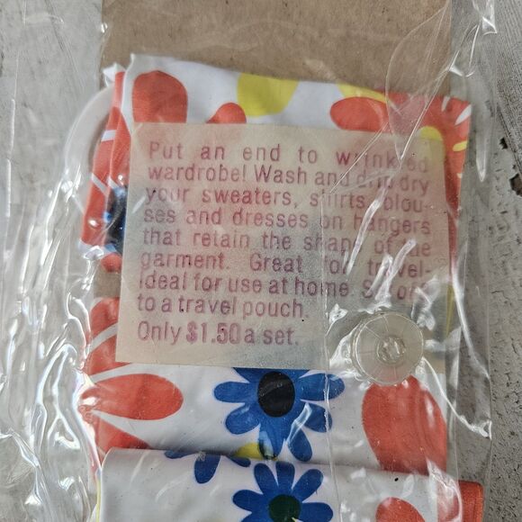 Vintage Inflatable Clothes Hangers Retro Flower Power 60’s, 70’s Set of 3 - Picture 3 of 3